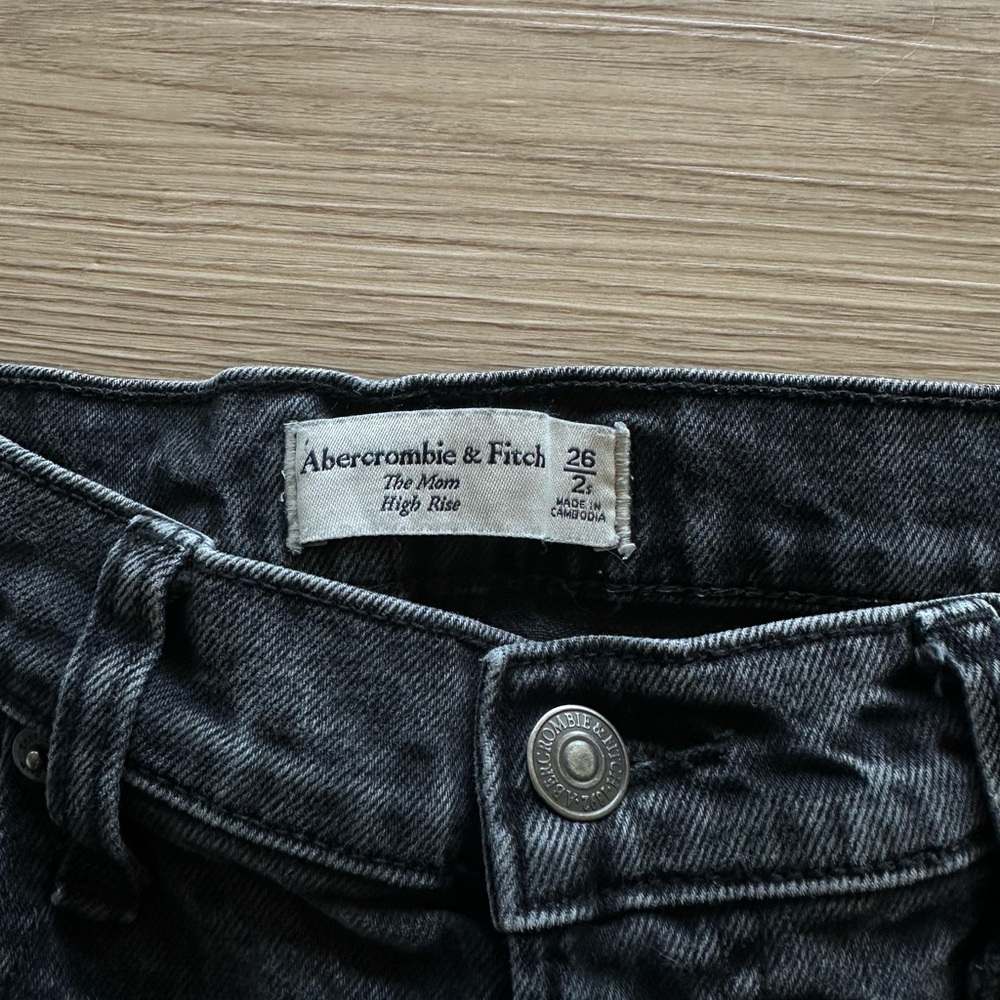 Abercrombie & Fitch Black Mom Jeans